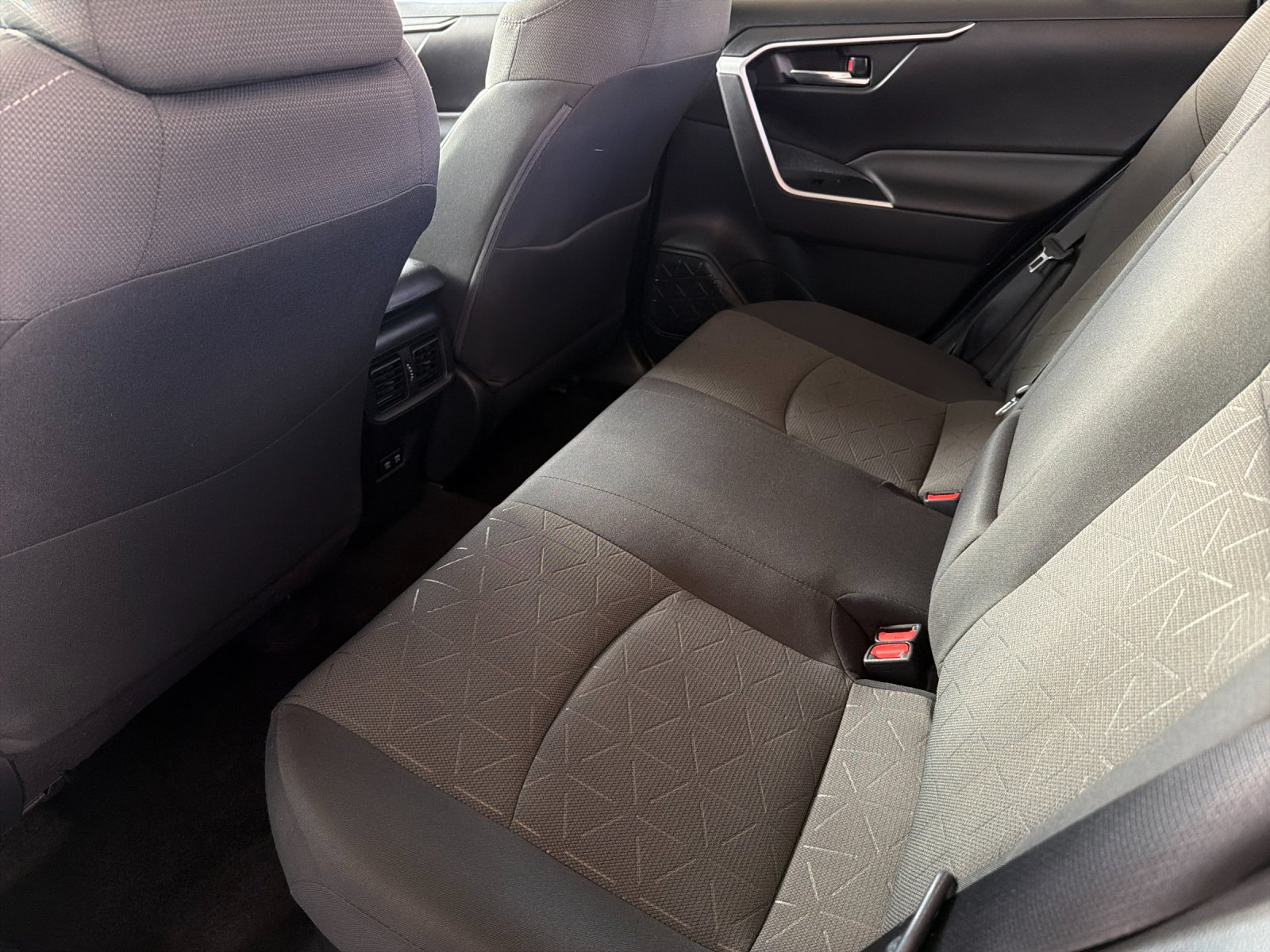 Used 2021 Toyota RAV4 XLE w/ Carpet Mat Package (TMS) AWD/4WD image 11