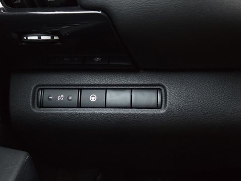 Used 2024 Nissan Pathfinder SV image 24