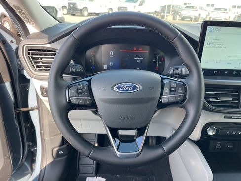 New 2026 Ford Escape SE image 13