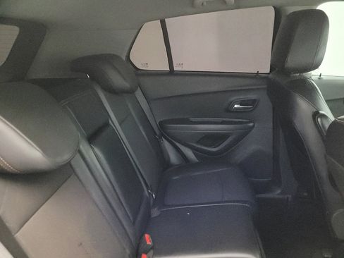 Used 2019 Chevrolet Trax LT w/ LT Convenience Package image 19