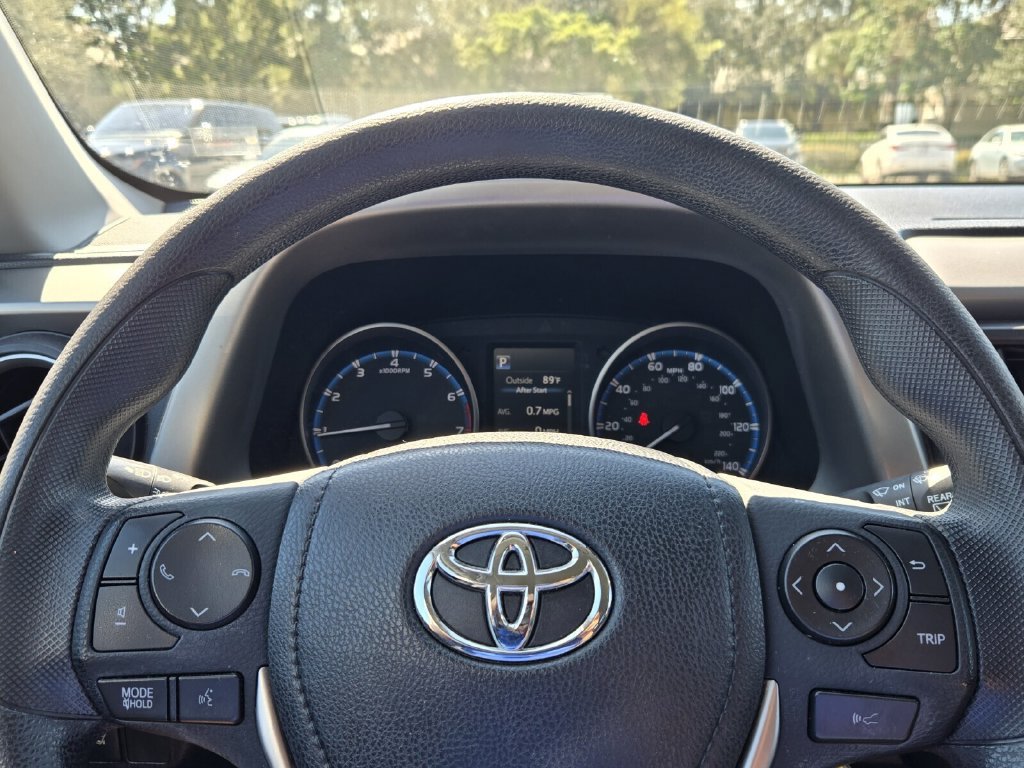 Used 2017 Toyota RAV4 LE FWD image 20