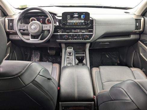 Used 2023 Nissan Pathfinder Platinum AWD/4WD image 29