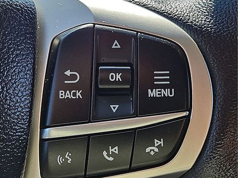 Used 2024 Ford Explorer XLT RWD image 23