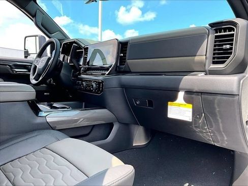 New 2026 Chevrolet Silverado 2500 ZR2 w/ LPO, Dark Essentials Package AWD/4WD image 9