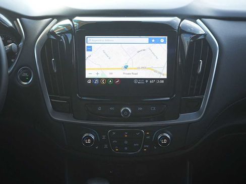 Used 2022 Chevrolet Traverse RS image 19