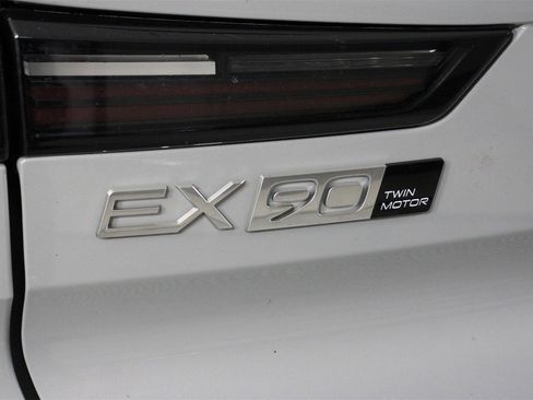 New 2025 Volvo EX90 Plus w/ Protection Package Premier image 15