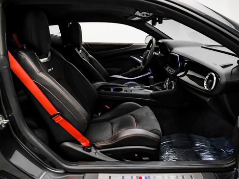 Used 2018 Chevrolet Camaro ZL1 RWD image 45