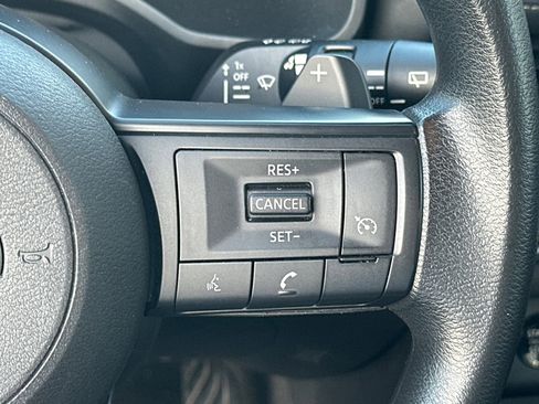 Used 2024 Nissan Rogue S image 25