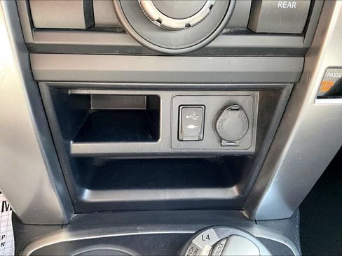 Used 2015 Toyota 4Runner SR5 AWD/4WD image 18