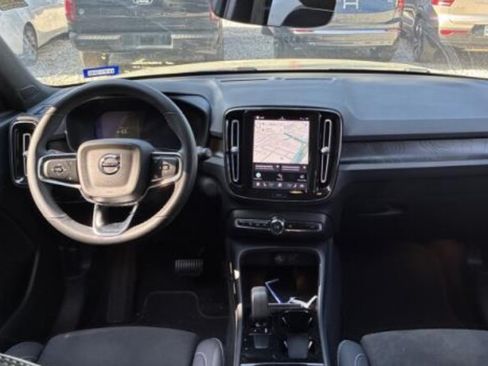 Used 2023 Volvo XC40 Recharge Plus AWD/4WD image 3