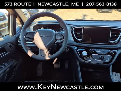 New 2026 Chrysler Pacifica Limited w/ S Appearance Package image 14