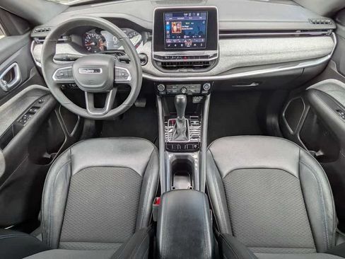Certified 2025 Jeep Compass Latitude AWD/4WD image 19