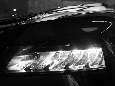 Certified 2025 Nissan Rogue SV AWD/4WD image 59