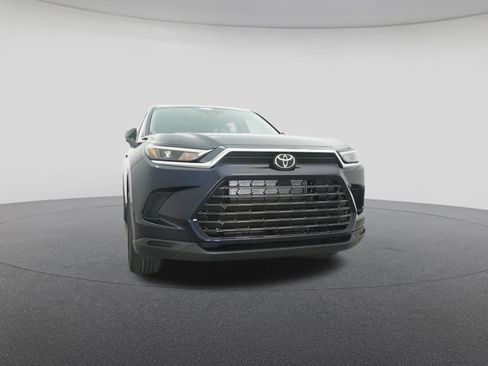 New 2026 Toyota Grand Highlander XLE image 30
