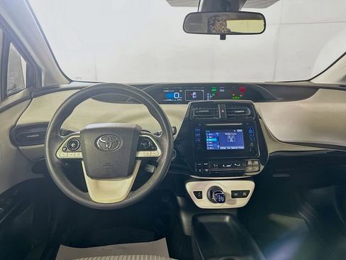 Used 2018 Toyota Prius Four Touring image 21