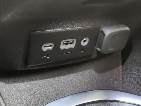 Used 2023 Chevrolet Malibu LT image 31