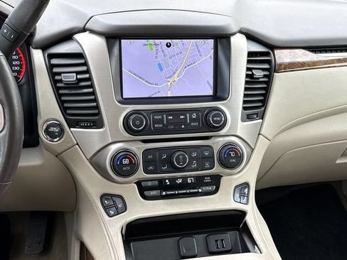 Used 2015 GMC Yukon Denali w/ Premium Package AWD/4WD image 10