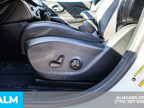 Used 2021 Jeep Cherokee Latitude Lux image 25