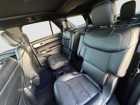 Used 2020 Ford Explorer ST w/ ST Street Pack image 15