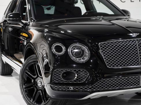 Used 2018 Bentley Bentayga Activity AWD/4WD image 28