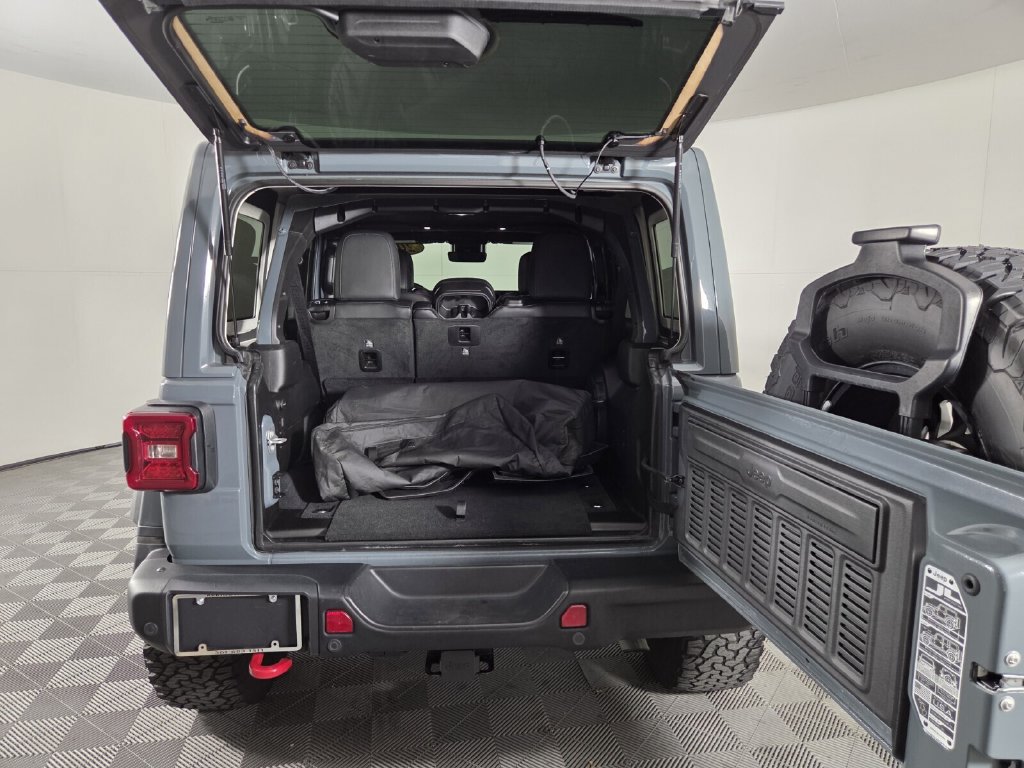 Used 2024 Jeep Wrangler Unlimited Rubicon AWD/4WD image 28