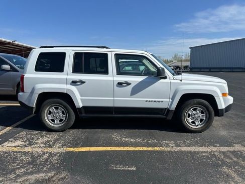 Used 2015 Jeep Patriot Sport image 6