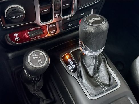 Used 2024 Jeep Wrangler Unlimited Rubicon AWD/4WD image 14