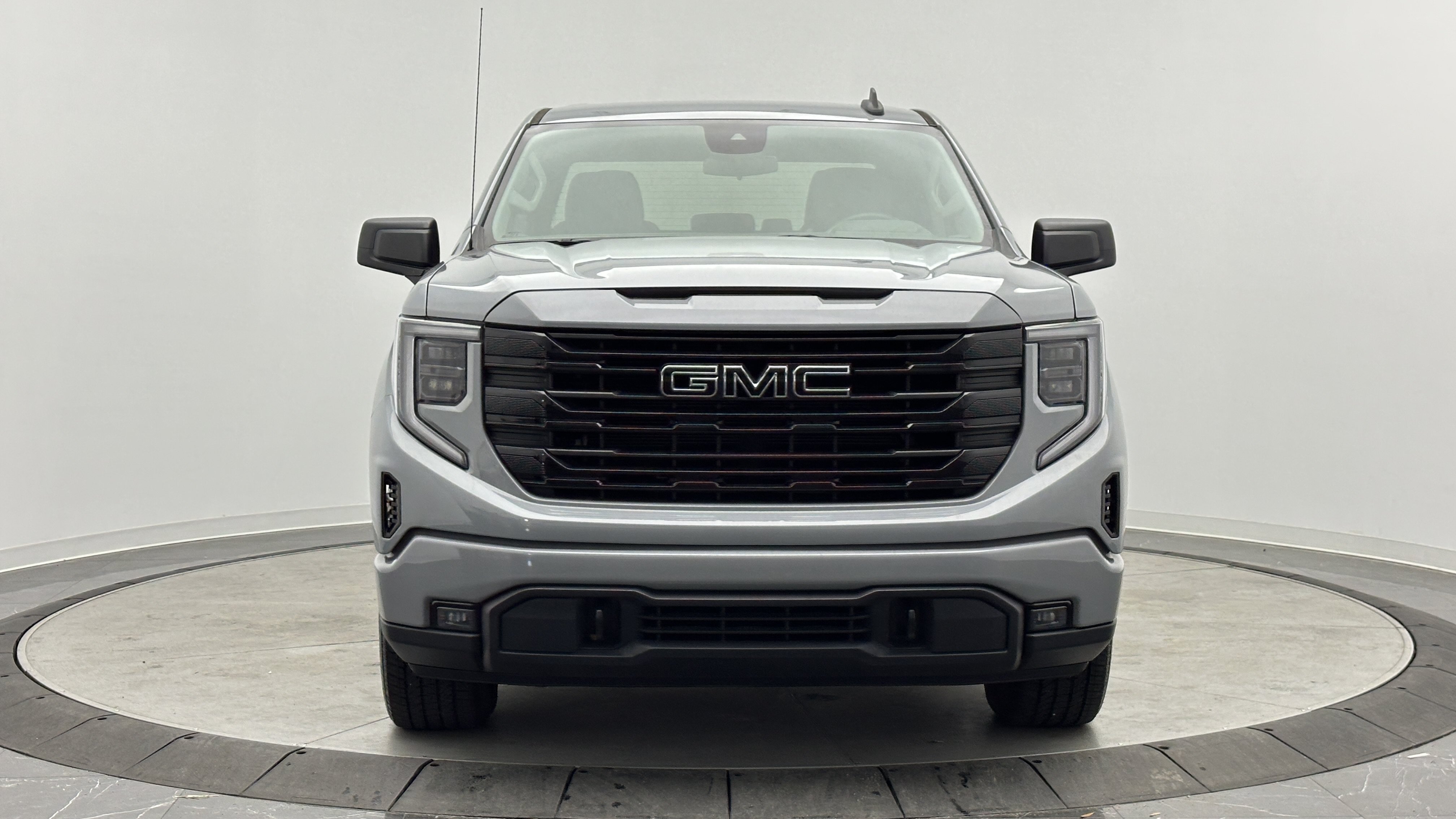 Used 2024 GMC Sierra 1500 Elevation AWD/4WD image 2
