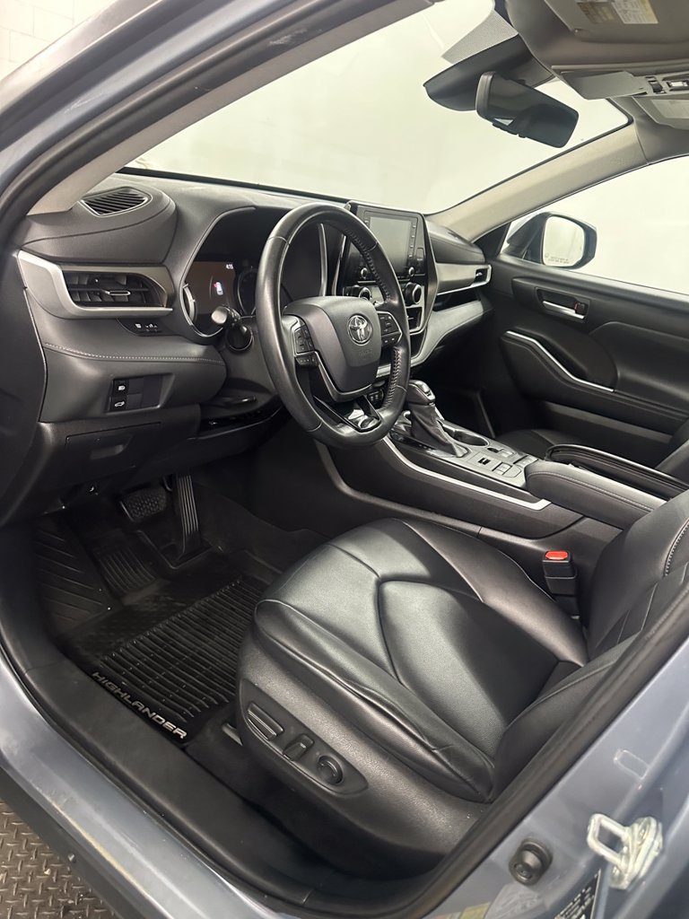 Used 2020 Toyota Highlander XLE AWD/4WD image 10
