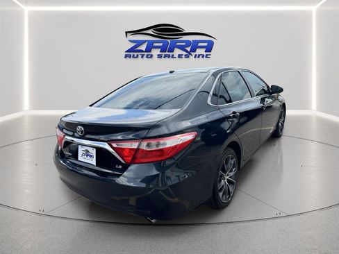 Used 2015 Toyota Camry XSE w/ Moonroof Package FWD image 4