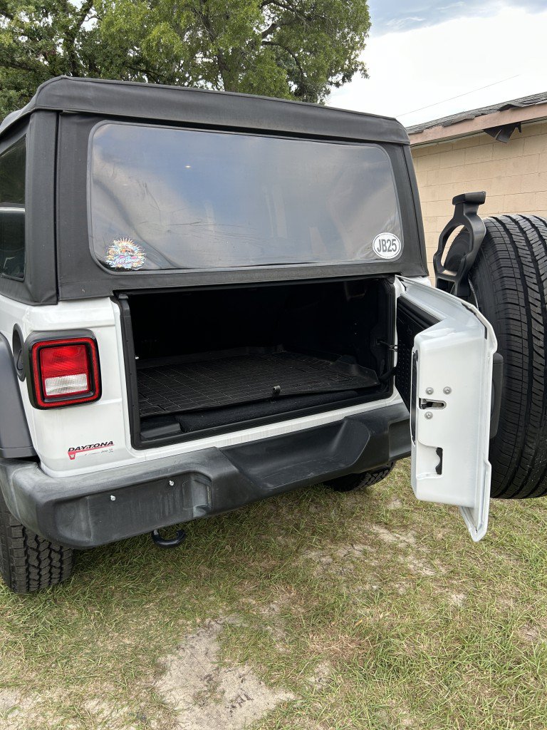 Used 2018 Jeep Wrangler Unlimited Sport AWD/4WD image 24
