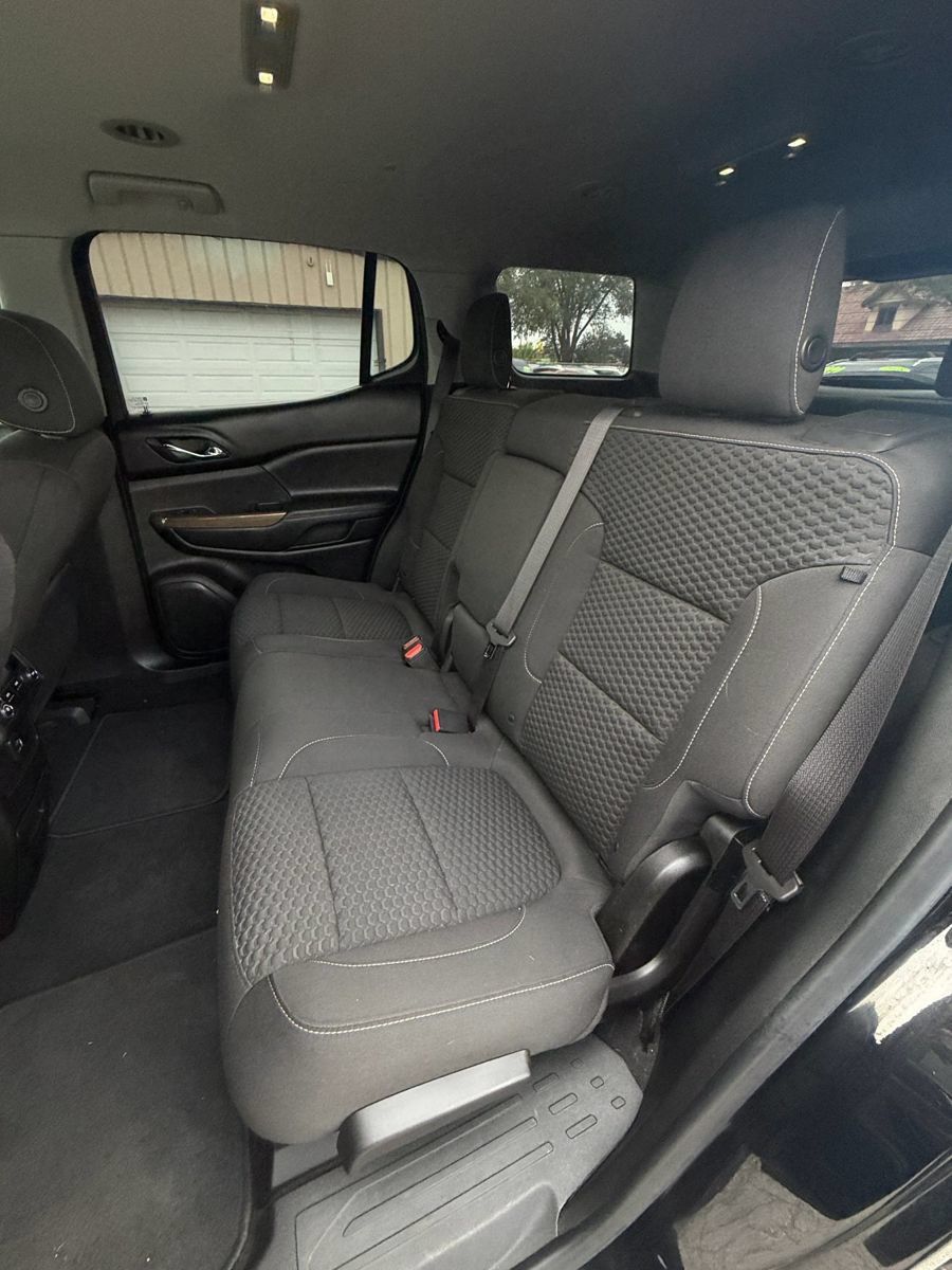 Used 2018 GMC Acadia SLE AWD/4WD image 26