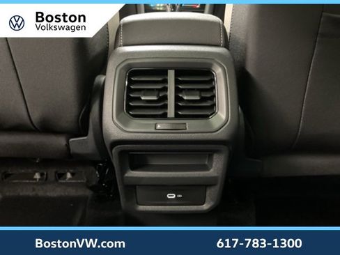 New 2025 Volkswagen Taos SE image 28