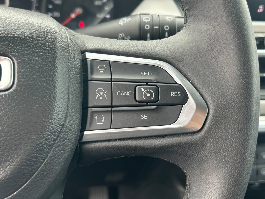Used 2025 Jeep Compass Limited AWD/4WD image 19