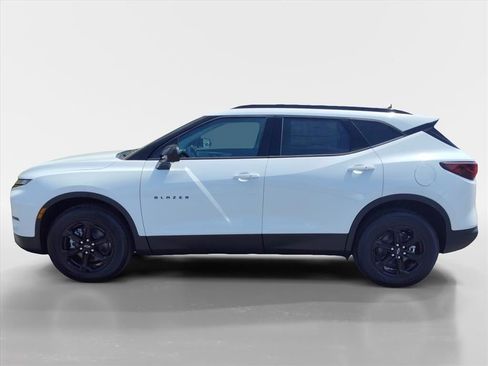 New 2026 Chevrolet Blazer LT w/ Convenience Package AWD/4WD image 2