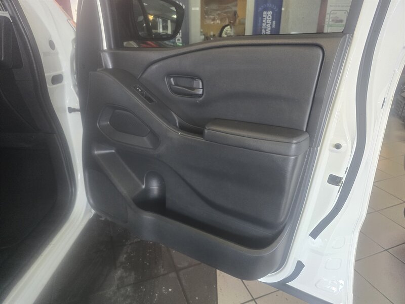 Used 2022 Nissan Frontier S RWD image 12