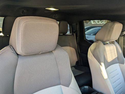 Used 2025 Toyota Tacoma TRD Off-Road image 3