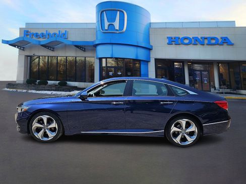Used 2018 Honda Accord Touring image 4