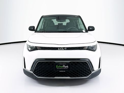 Used 2023 Kia Soul S FWD image 2