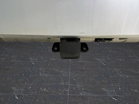 Used 2023 Land Rover Defender 130 First Edition image 37