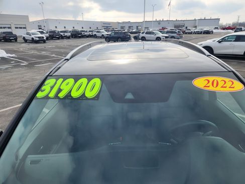 Used 2022 Honda Pilot Touring image 11