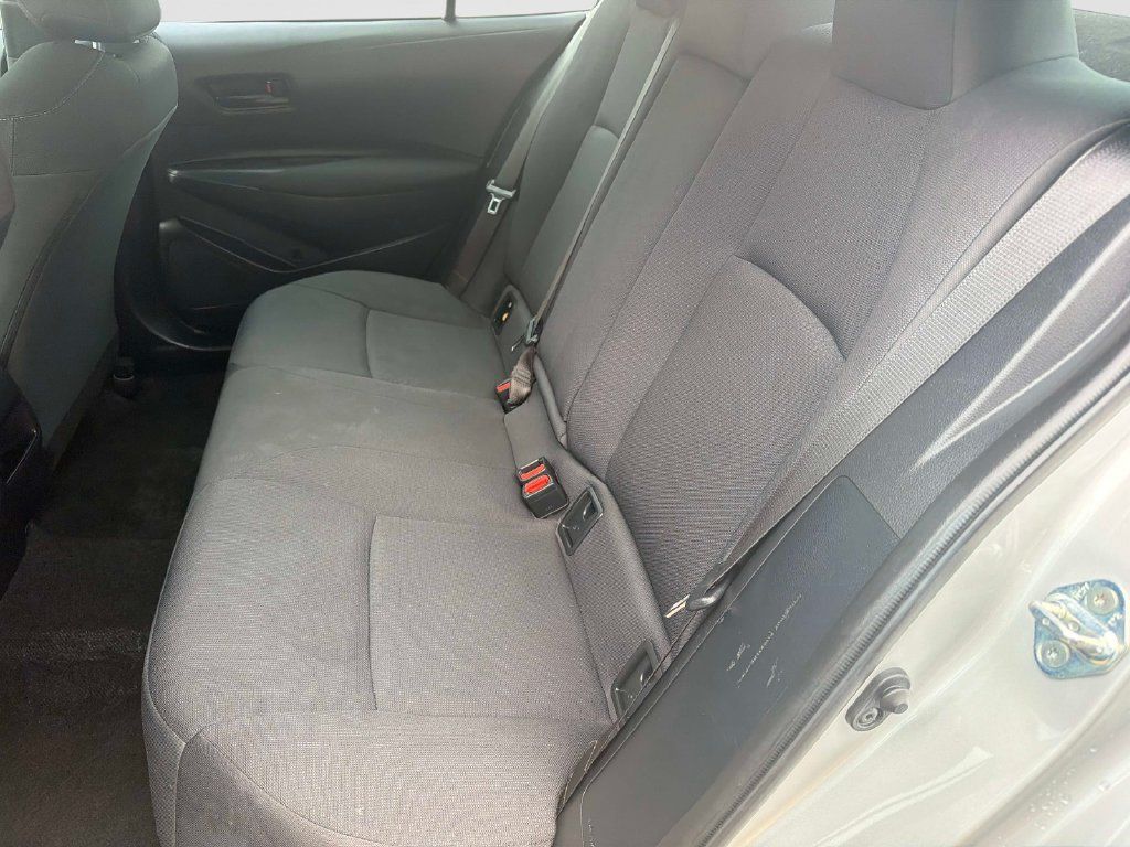 Used 2022 Toyota Corolla LE FWD image 14
