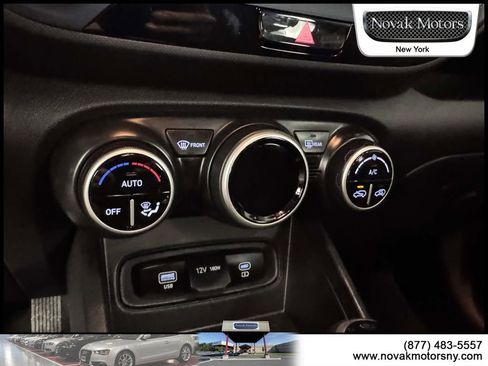 Used 2025 Hyundai Venue SEL image 20