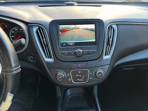 Used 2017 Chevrolet Malibu LS image 22