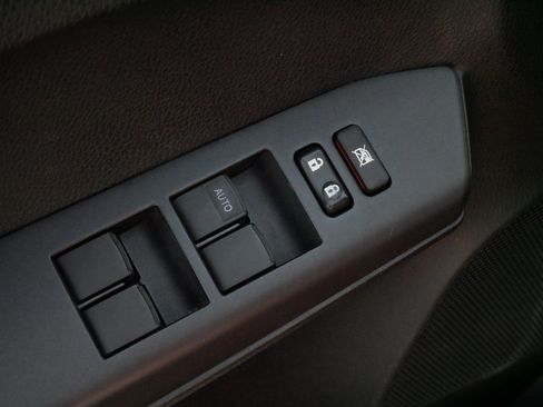 Used 2016 Toyota RAV4 XLE AWD/4WD image 19