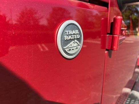 Used 2012 Jeep Wrangler Unlimited Sahara AWD/4WD image 5