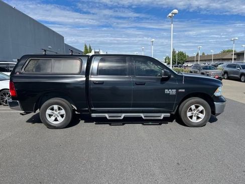 Used 2020 RAM 1500 Classic SLT w/ Luxury Group AWD/4WD image 4