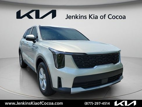 New 2026 Kia Sorento LX FWD image 2