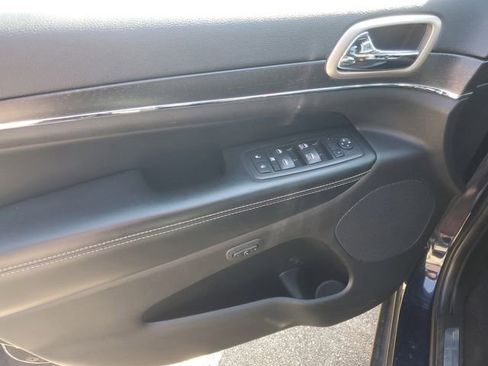 Used 2015 Jeep Grand Cherokee Limited image 11