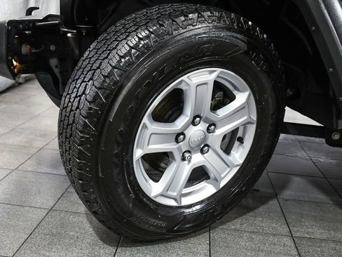 Used 2019 Jeep Wrangler Unlimited Sport S image 7